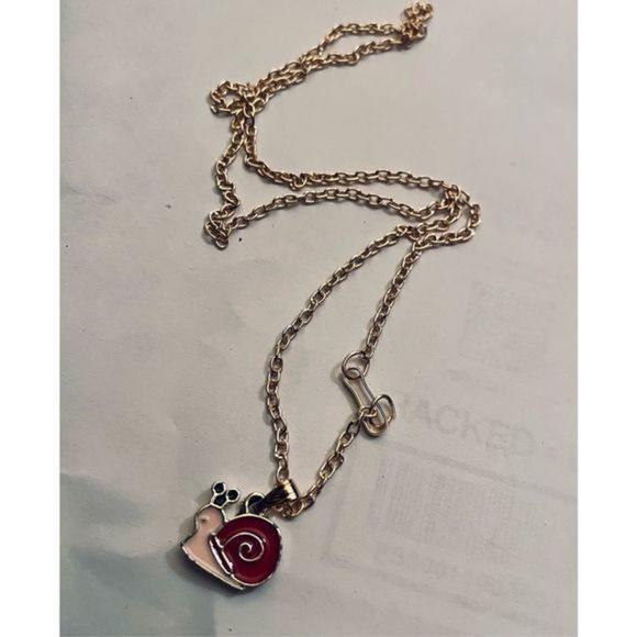 Cute RED AND GOLD SNAIL NECKLACE - Picture 5 of 6